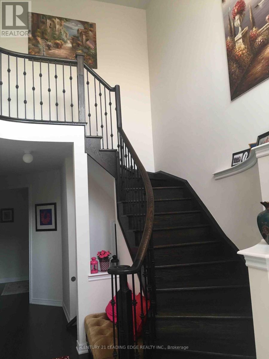 1 Bdrm Upper Level - 23 Boland Court, Aurora, Ontario  L4G 0W6 - Photo 6 - N13654326
