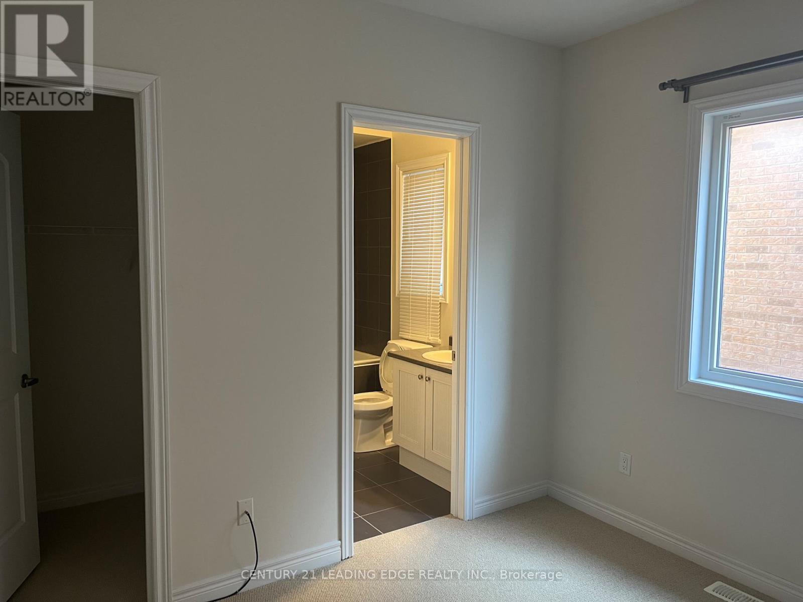 1 Bdrm Upper Level - 23 Boland Court, Aurora, Ontario  L4G 0W6 - Photo 7 - N13654326