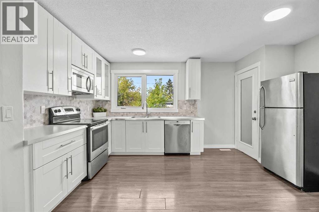 875 Pinecliff Drive NE, Calgary, Alberta  T1Y 3Y3 - Photo 10 - A2335715