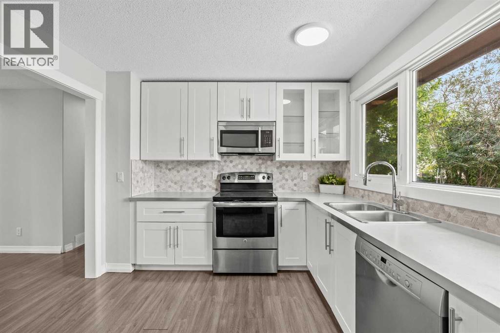 875 Pinecliff Drive NE, Calgary, Alberta  T1Y 3Y3 - Photo 13 - A2335715