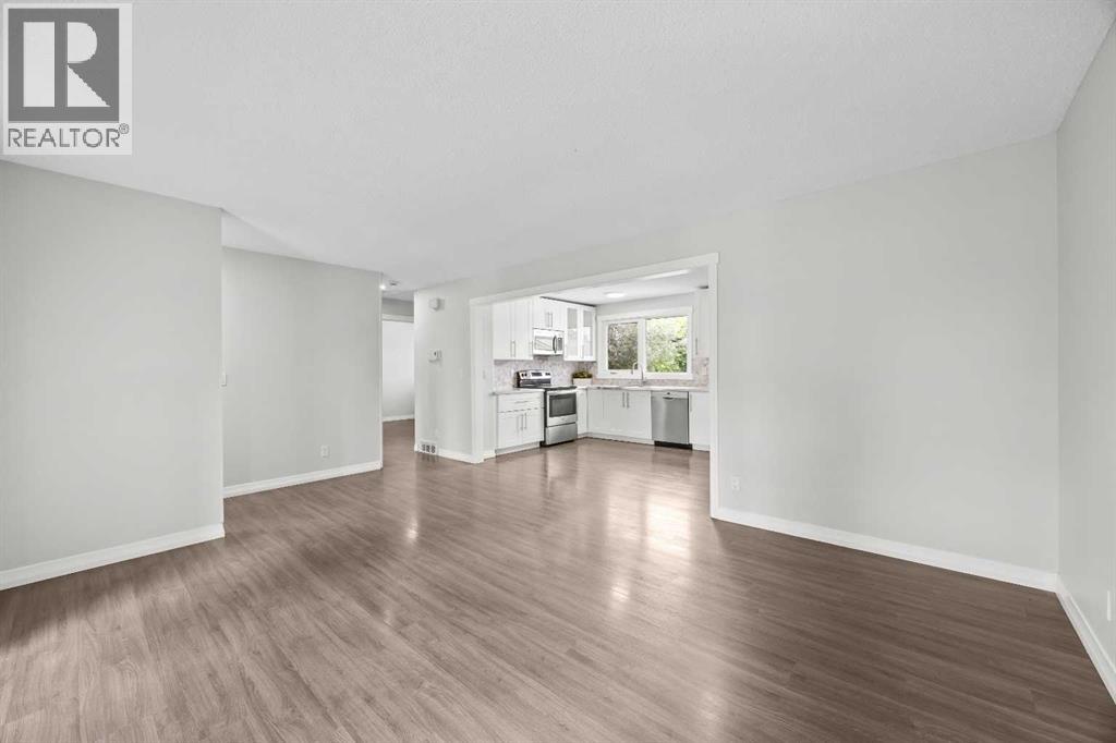 875 Pinecliff Drive NE, Calgary, Alberta  T1Y 3Y3 - Photo 8 - A2335715