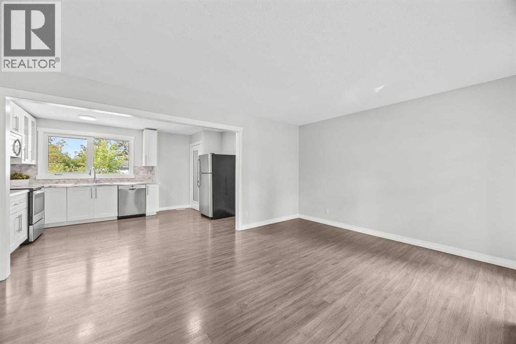 875 Pinecliff Drive NE, Calgary, Alberta  T1Y 3Y3 - Photo 9 - A2335715