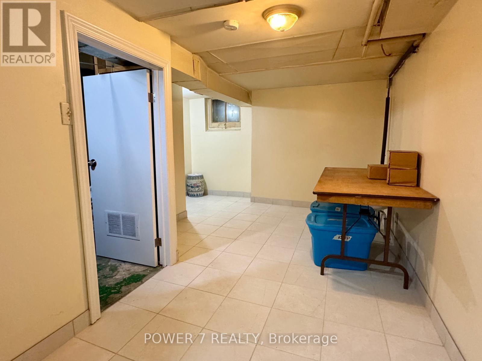 810 Ossington Avenue, Toronto, Ontario  M6G 3V1 - Photo 18 - W13647362