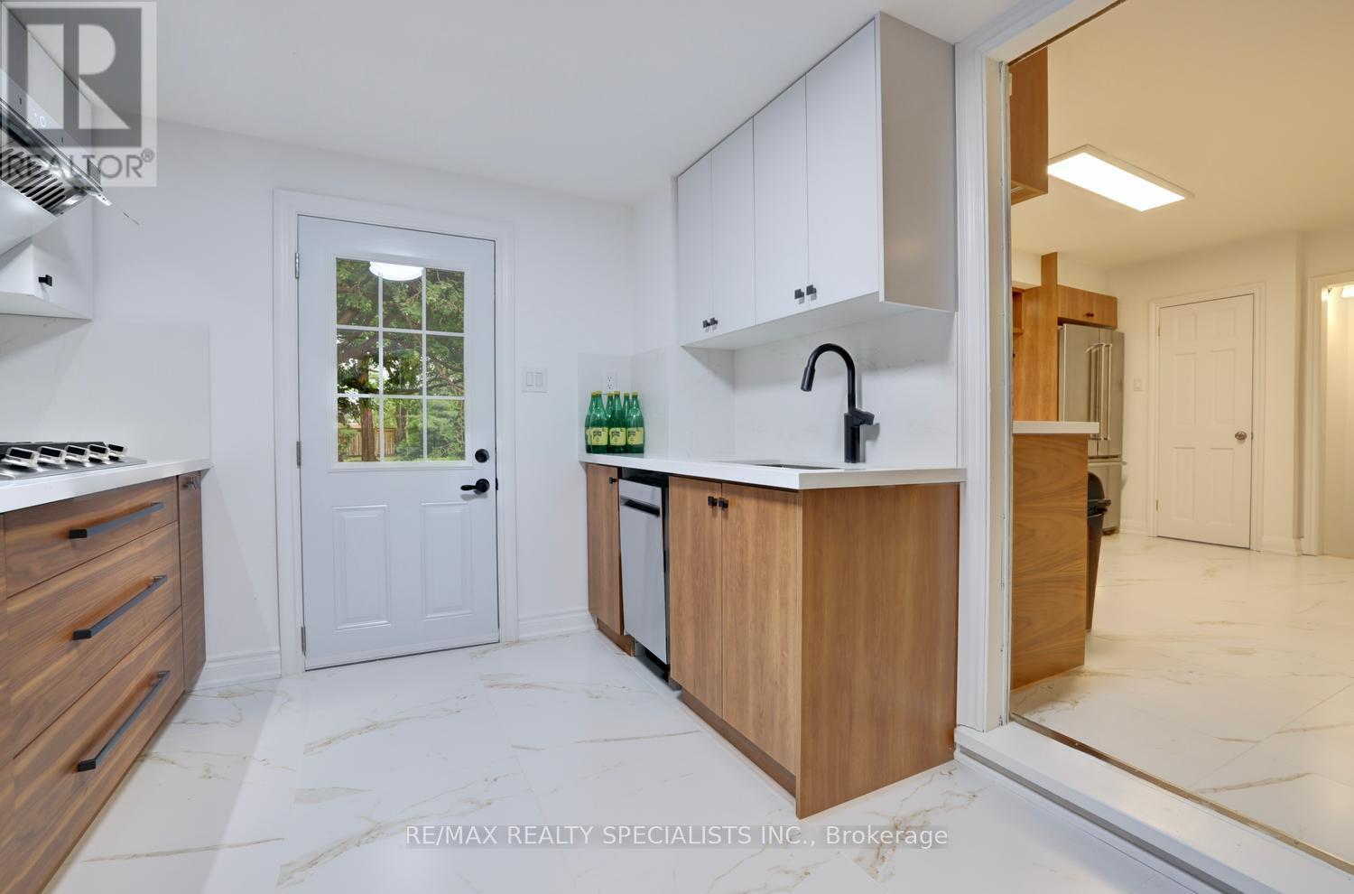 406 Christina Drive, Oakville, Ontario  L6K 1H6 - Photo 17 - W13577056