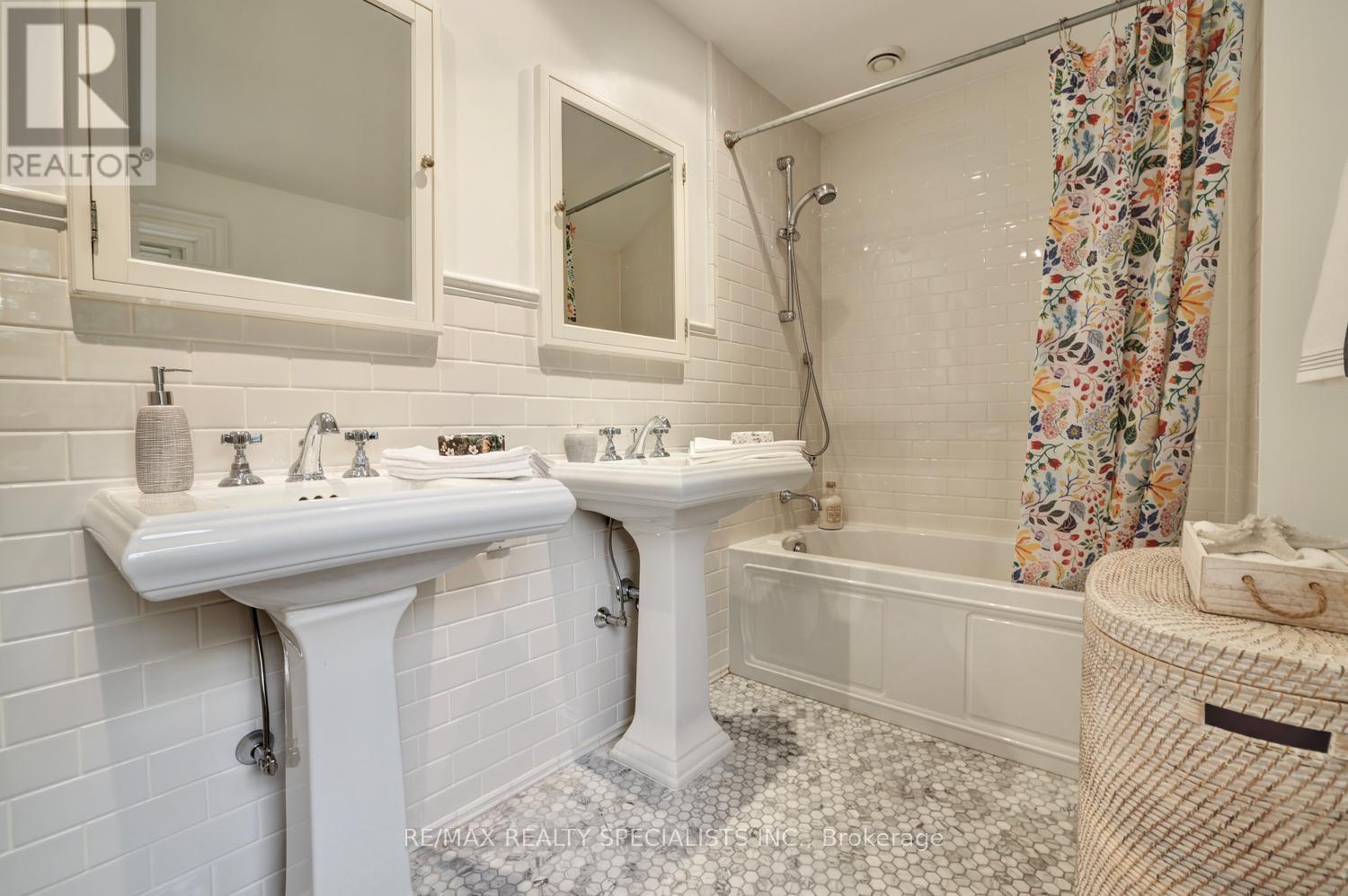 406 Christina Drive, Oakville, Ontario  L6K 1H6 - Photo 25 - W13577056