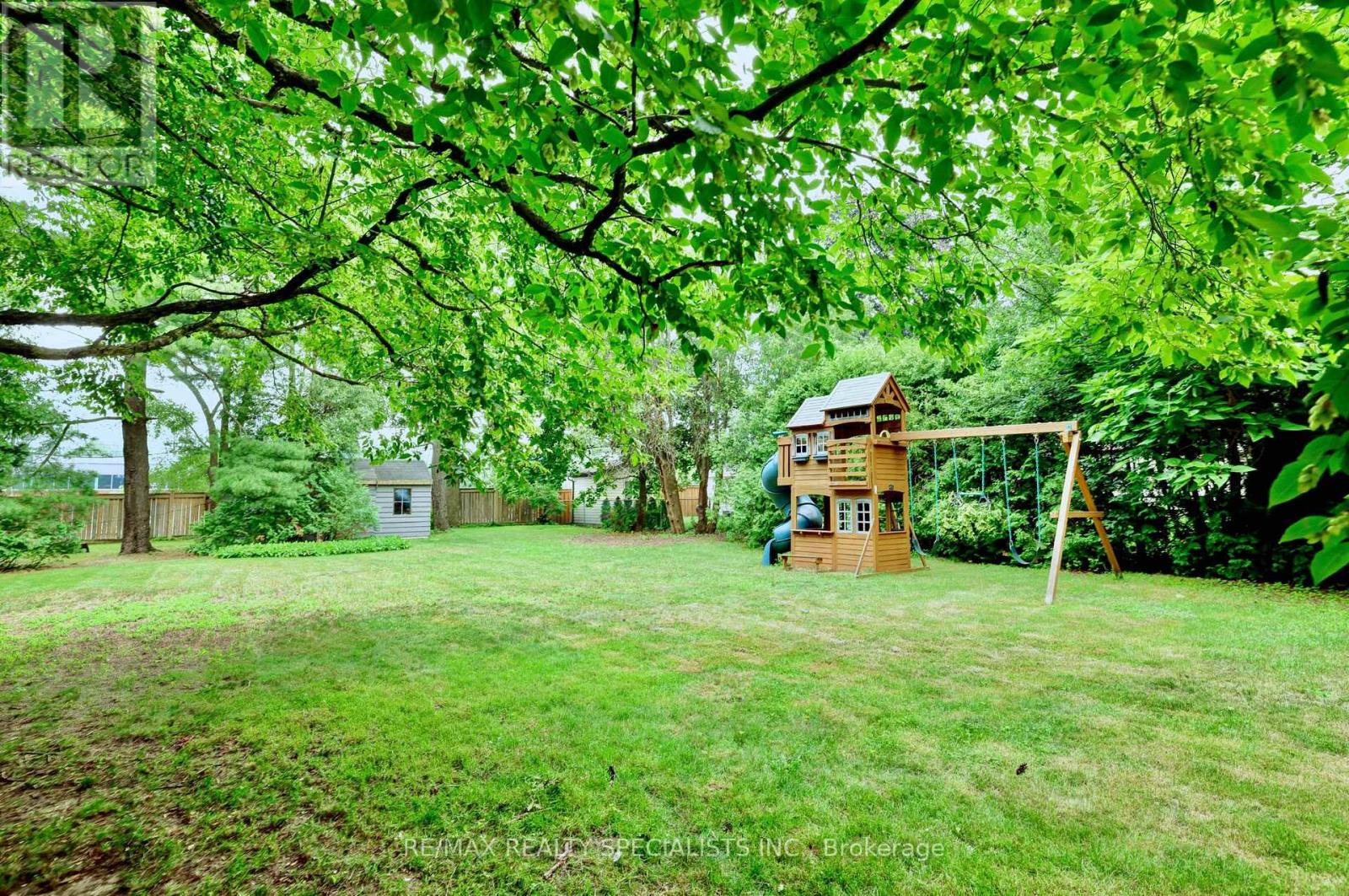 406 Christina Drive, Oakville, Ontario  L6K 1H6 - Photo 5 - W13577056