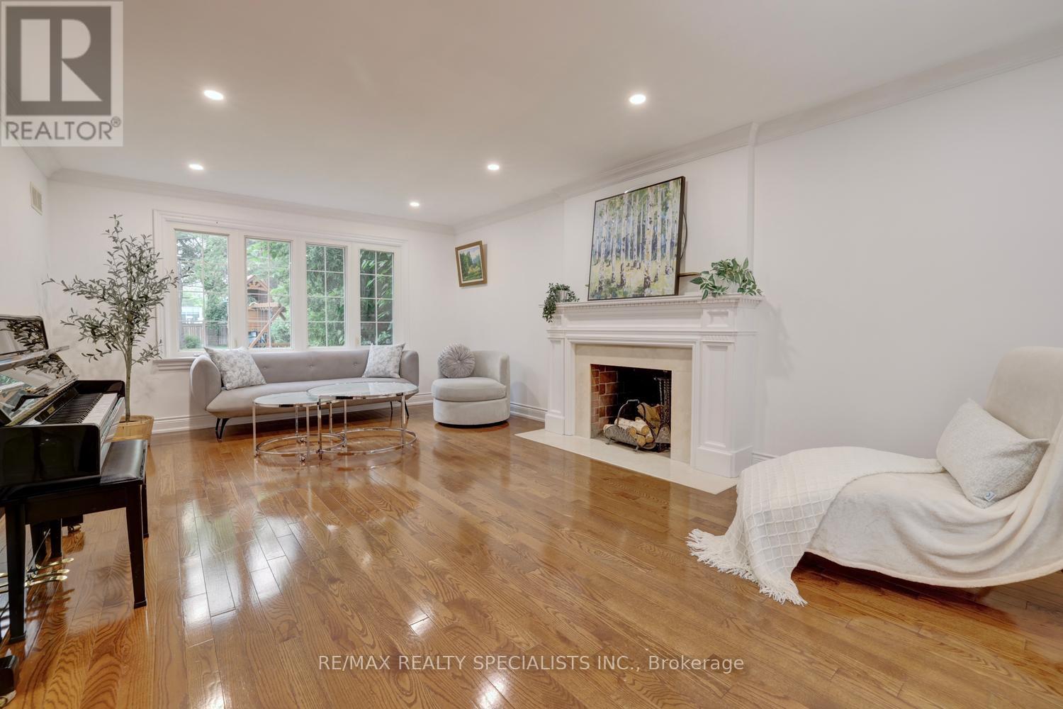406 Christina Drive, Oakville, Ontario  L6K 1H6 - Photo 7 - W13577056