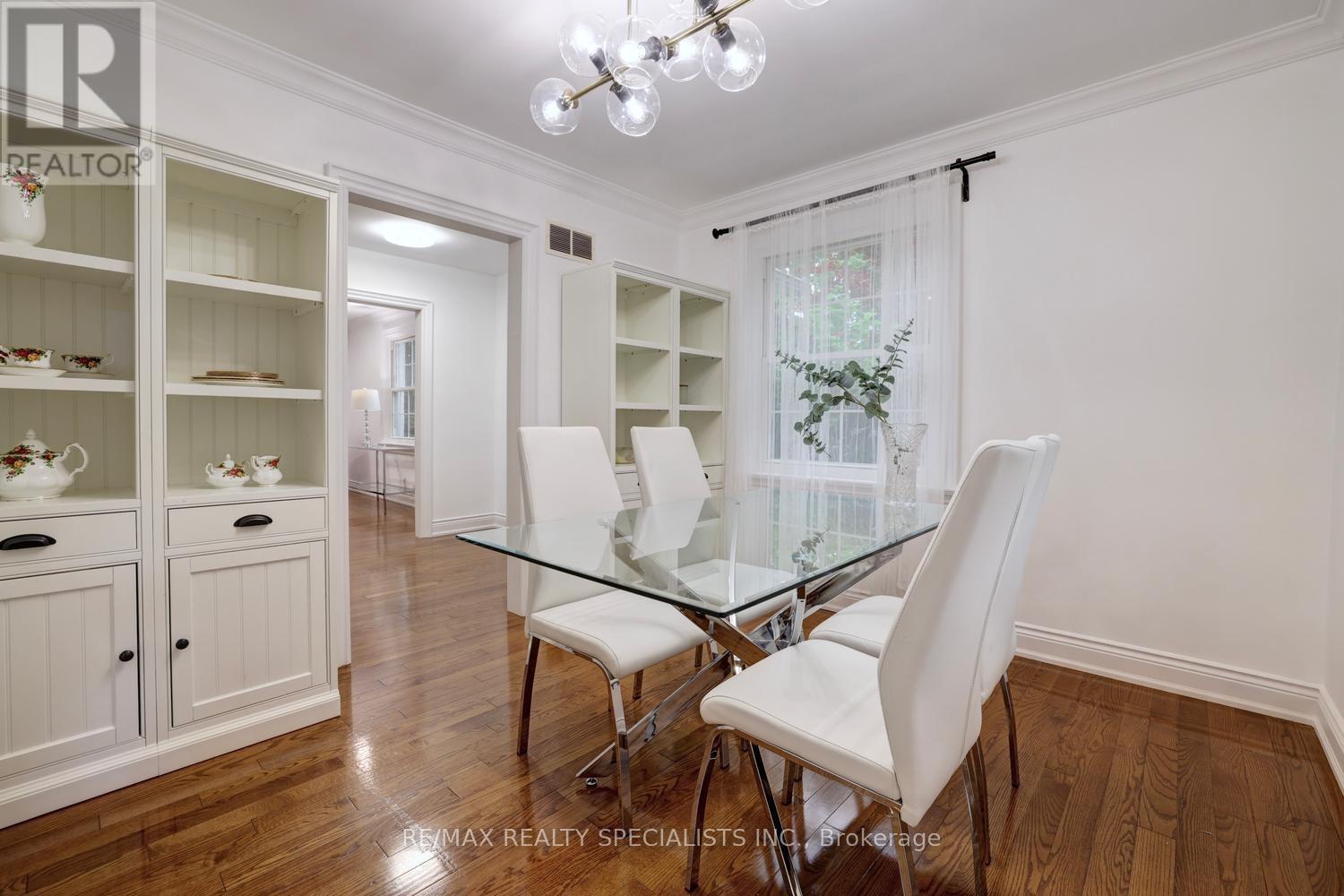 406 Christina Drive, Oakville, Ontario  L6K 1H6 - Photo 9 - W13577056