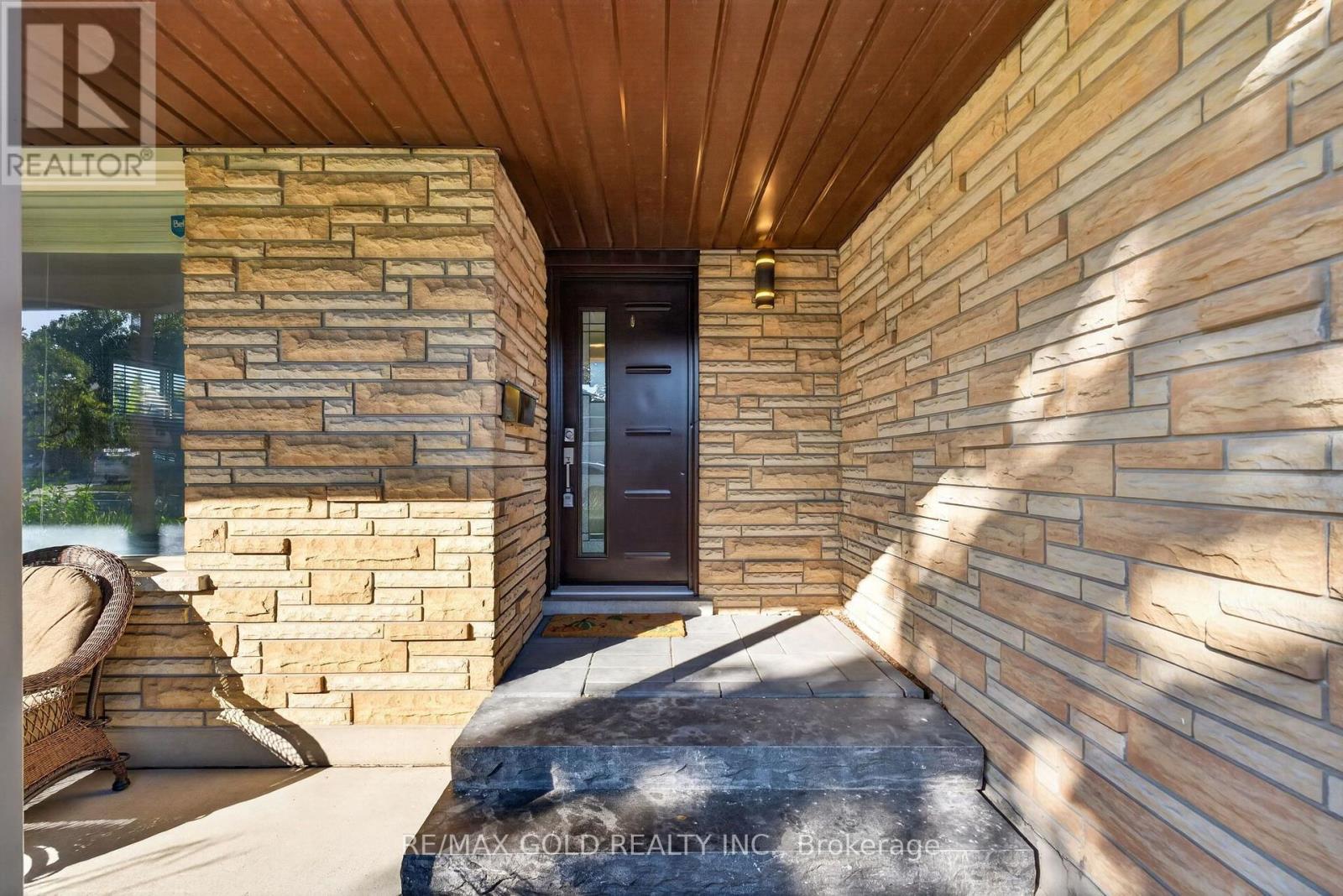 16 Monterey Road, Kitchener, Ontario  N2B 1V3 - Photo 5 - X13635314