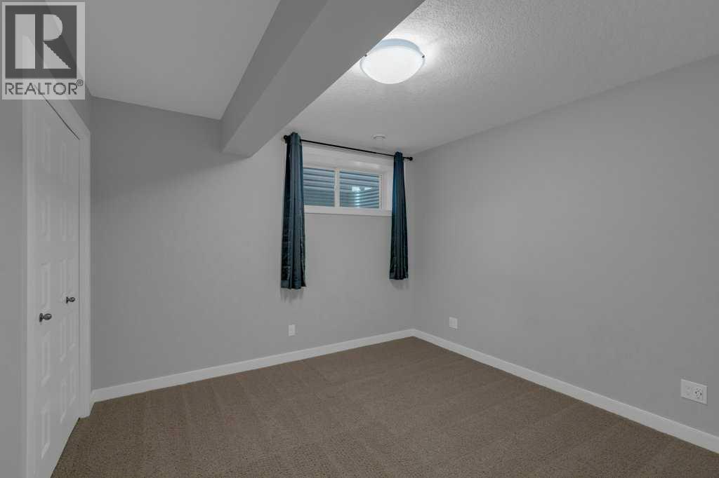 137 Willow Park Park, Cochrane, Alberta  T4C 2N3 - Photo 21 - A2334193