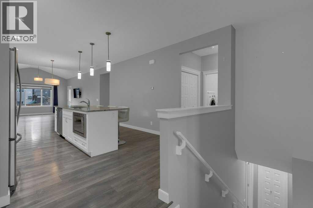 137 Willow Park Park, Cochrane, Alberta  T4C 2N3 - Photo 3 - A2334193