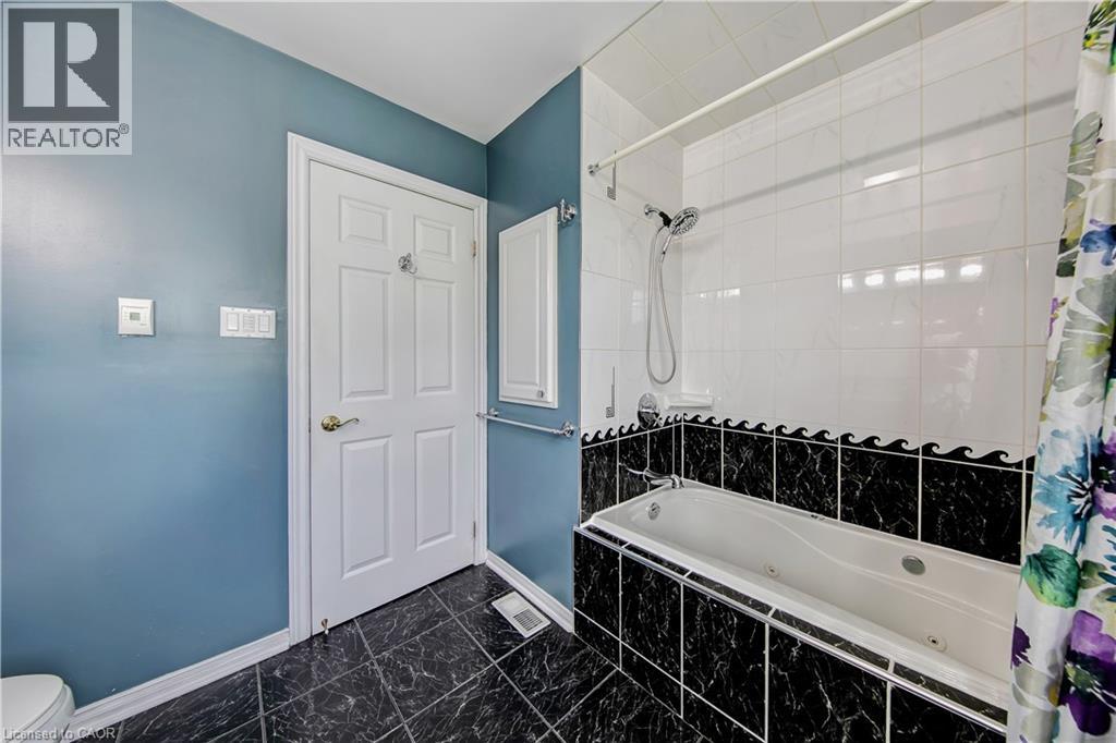 2796 Tallberg Court, Mississauga, Ontario  L5J 1T1 - Photo 26 - 40854349