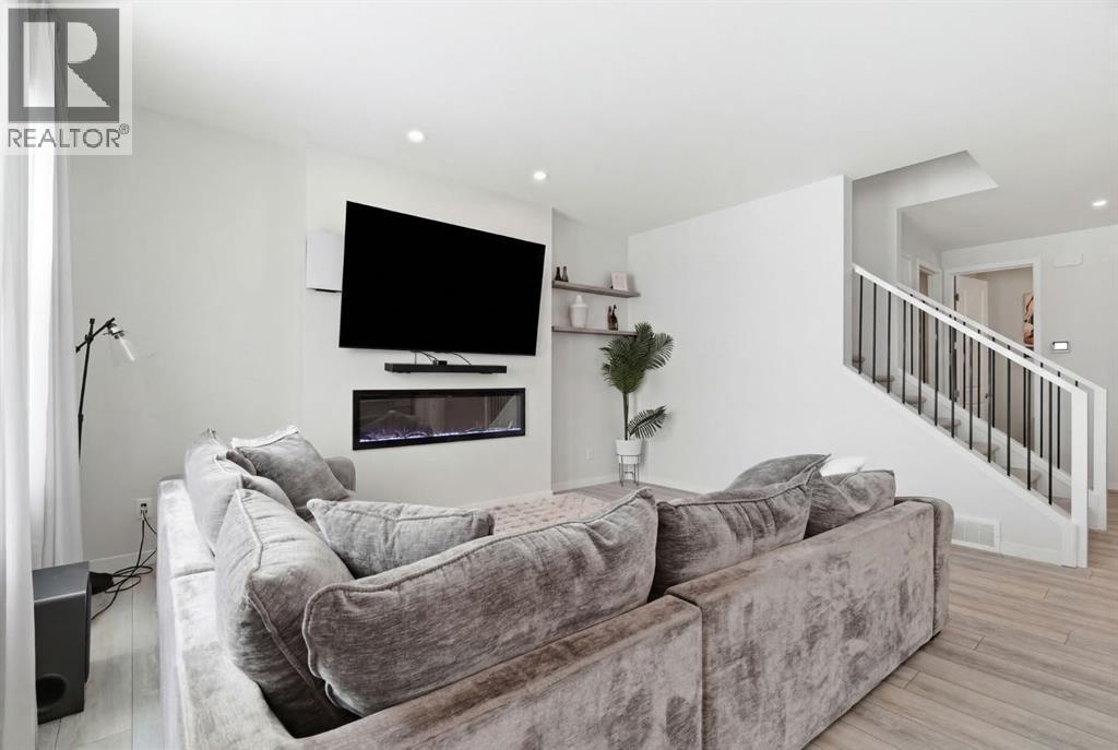 54 Belmont Manor SW, Calgary, Alberta  T2X 5E4 - Photo 11 - A2332752