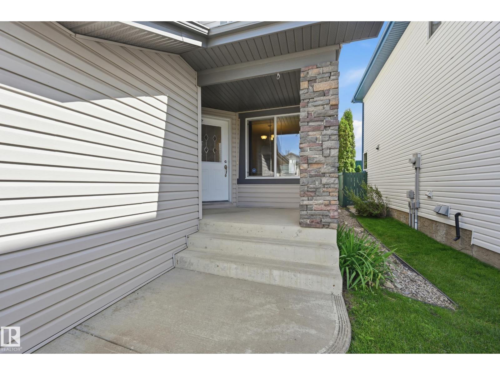 458 Hunters Green Gr NW, Edmonton, Alberta  T6R 3C3 - Photo 2 - E4502874
