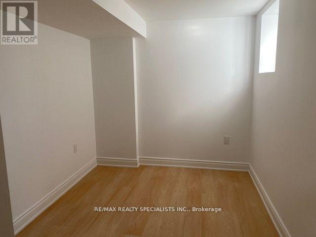 Lower - 886 Francine Crescent, Mississauga, Ontario  L5V 0E2 - Photo 3 - W13654330