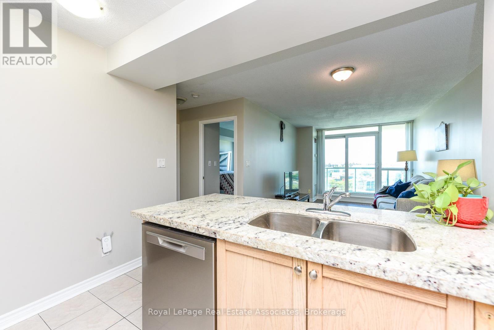 710 - 4879 Kimbermount Avenue, Mississauga, Ontario  L5M 7R8 - Photo 8 - W13654348