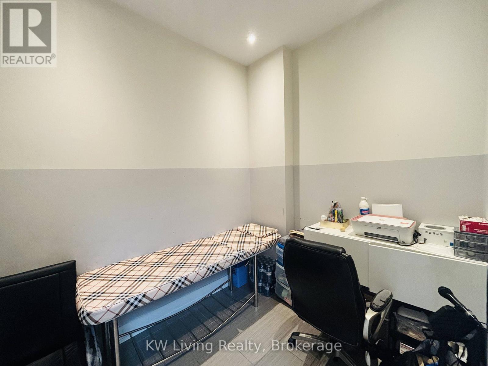 1642 Bloor Street W, Toronto, Ontario  M6P 1A7 - Photo 16 - W13654372