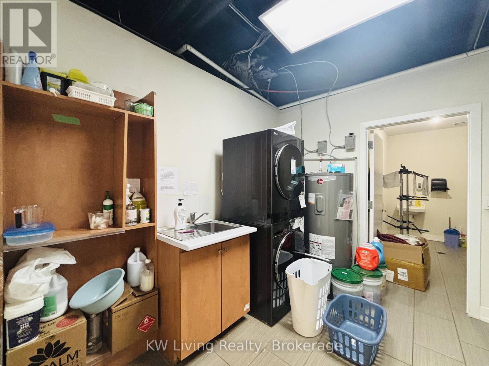 1642 Bloor Street W, Toronto, Ontario  M6P 1A7 - Photo 17 - W13654372