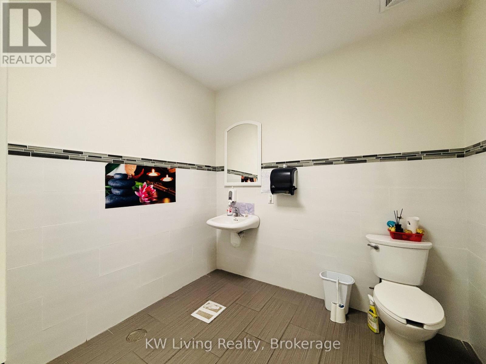 1642 Bloor Street W, Toronto, Ontario  M6P 1A7 - Photo 19 - W13654372