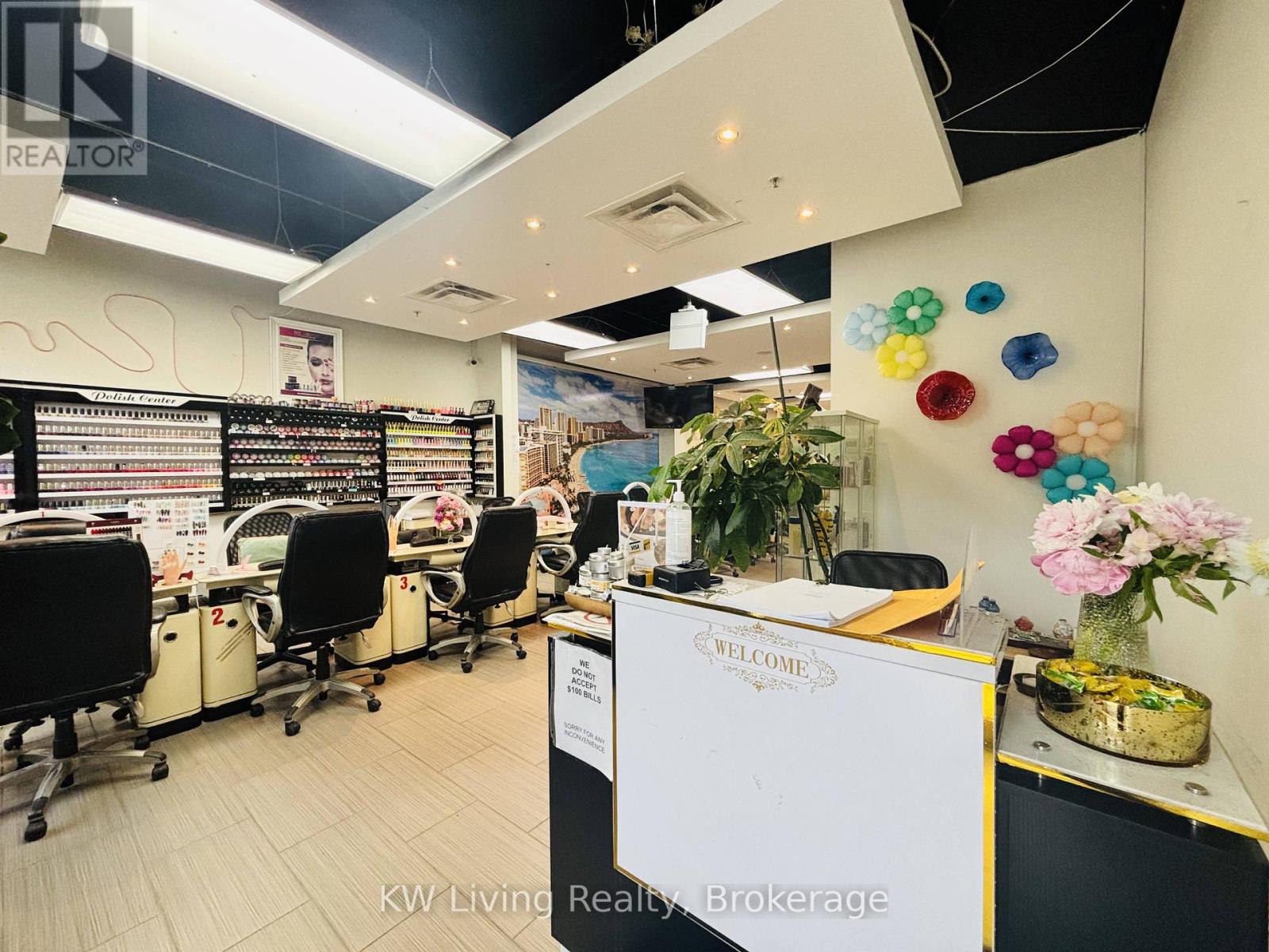 1642 Bloor Street W, Toronto, Ontario  M6P 1A7 - Photo 2 - W13654372