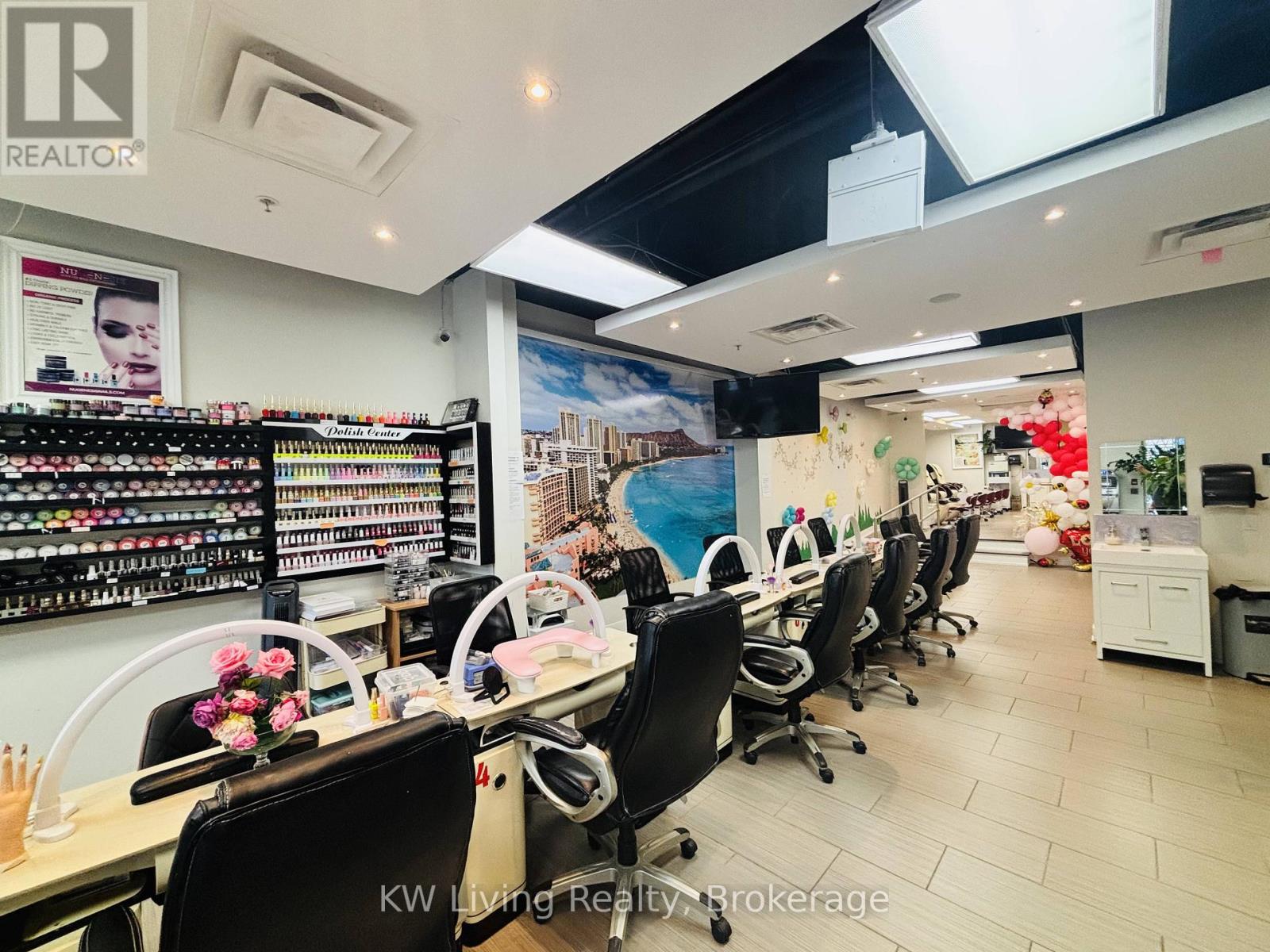 1642 Bloor Street W, Toronto, Ontario  M6P 1A7 - Photo 4 - W13654372