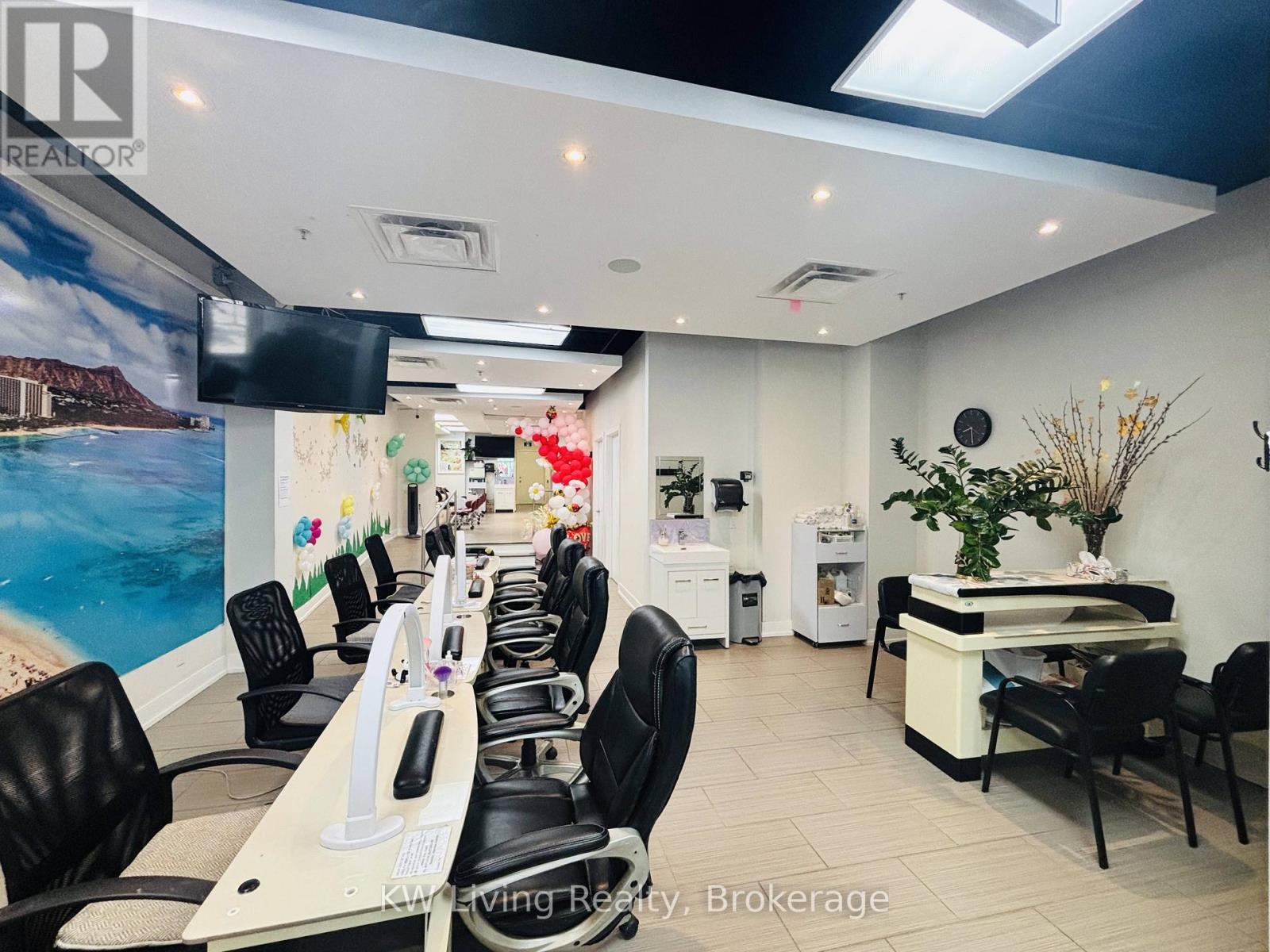 1642 Bloor Street W, Toronto, Ontario  M6P 1A7 - Photo 5 - W13654372