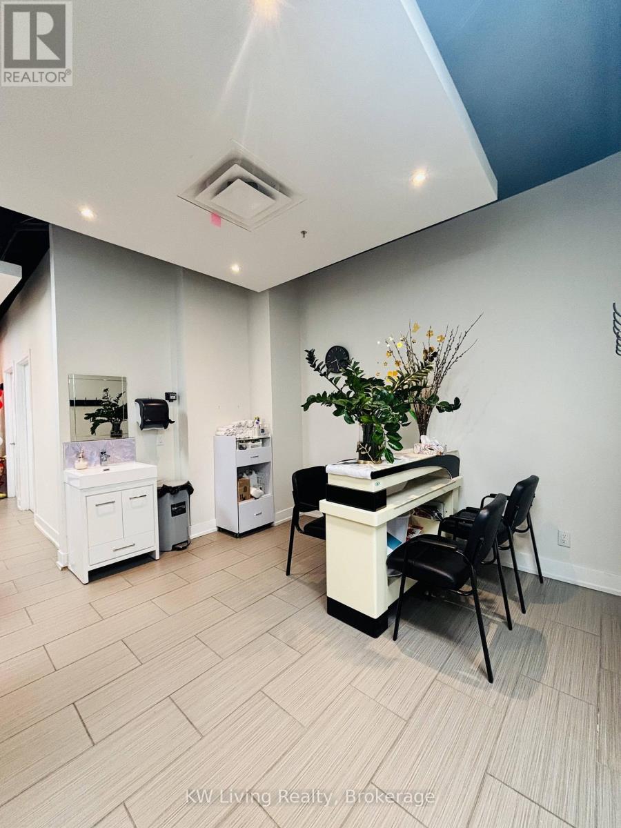 1642 Bloor Street W, Toronto, Ontario  M6P 1A7 - Photo 6 - W13654372