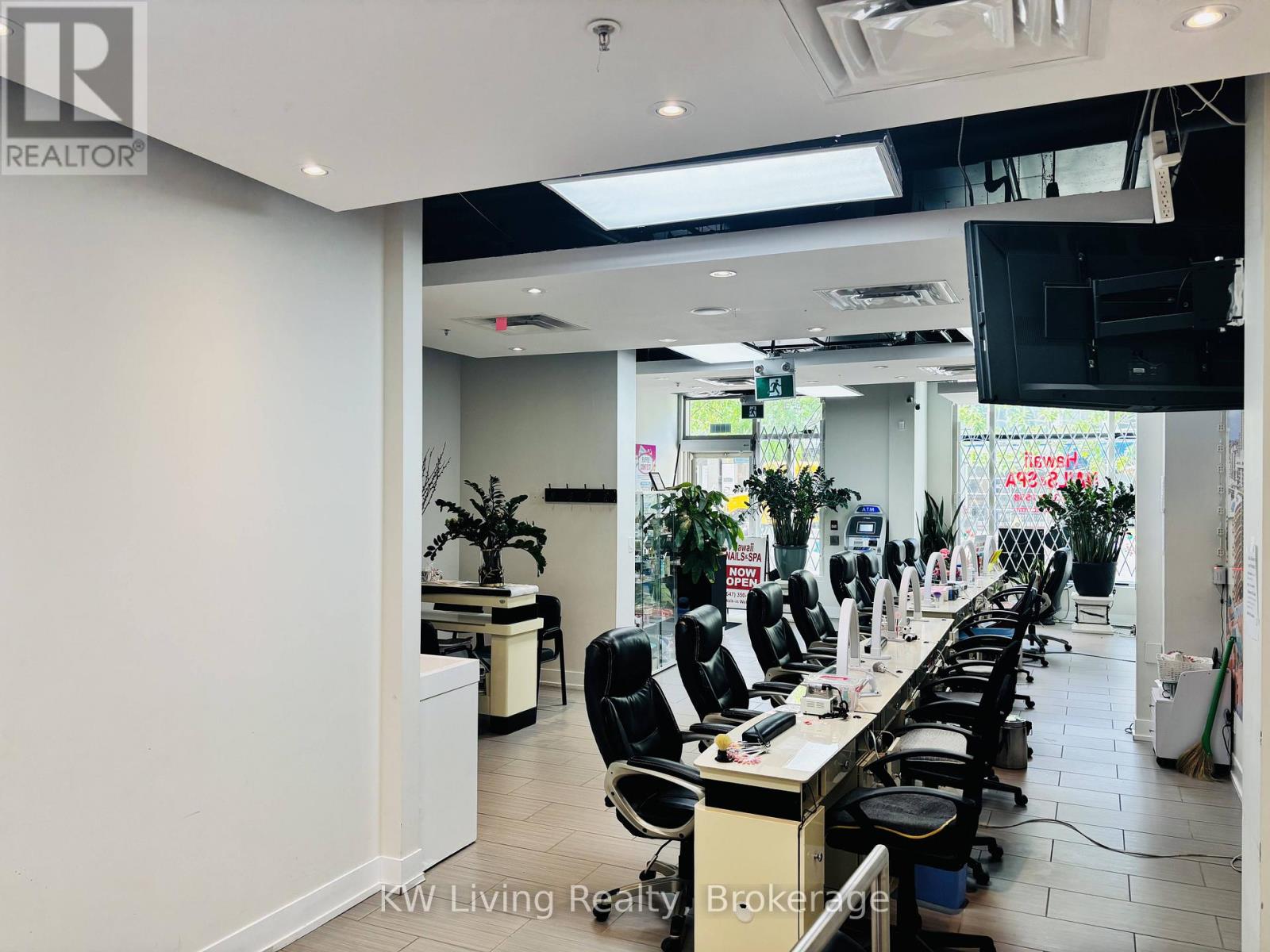 1642 Bloor Street W, Toronto, Ontario  M6P 1A7 - Photo 7 - W13654372