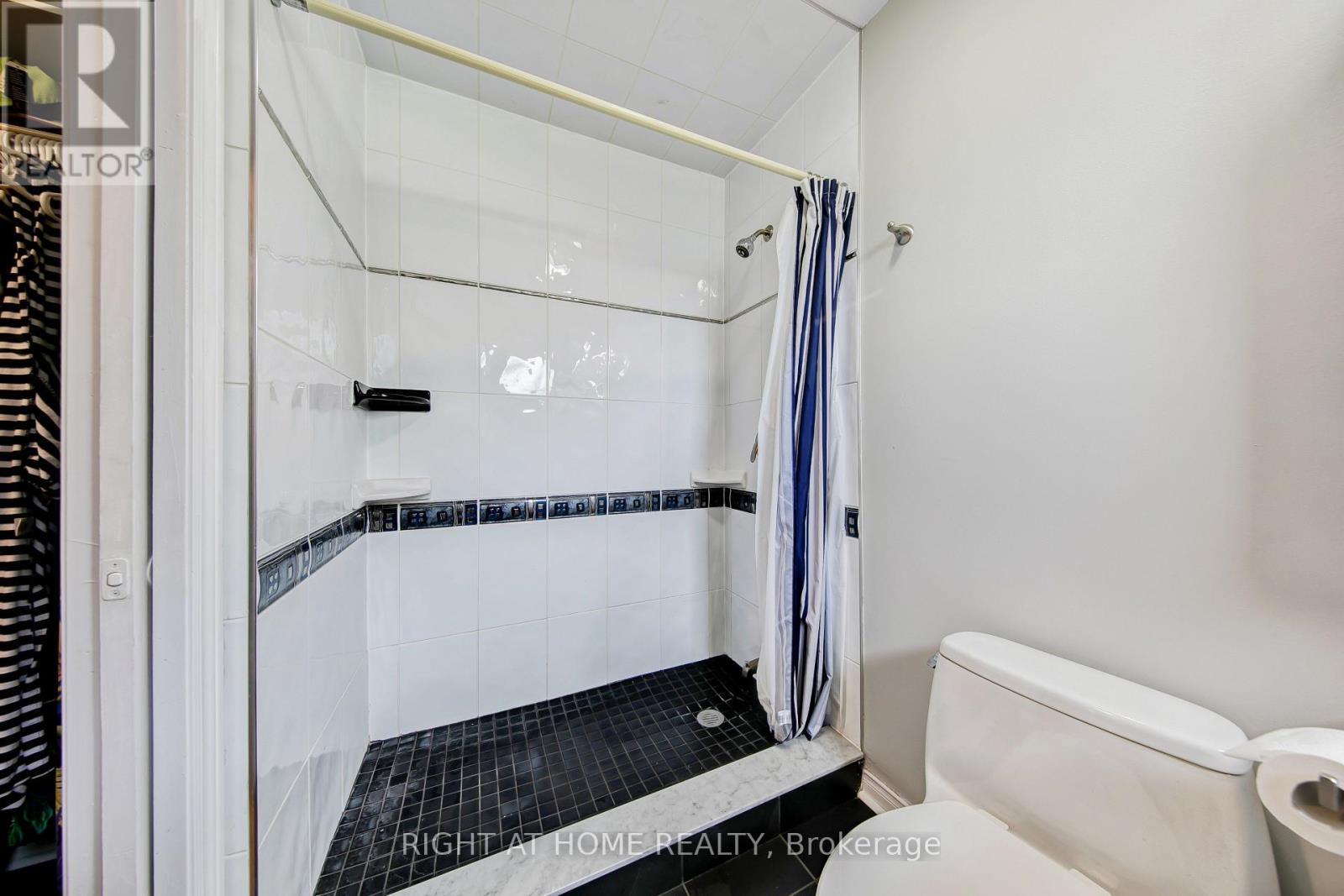2796 Tallberg Court, Mississauga, Ontario  L5J 1T1 - Photo 22 - W13654406