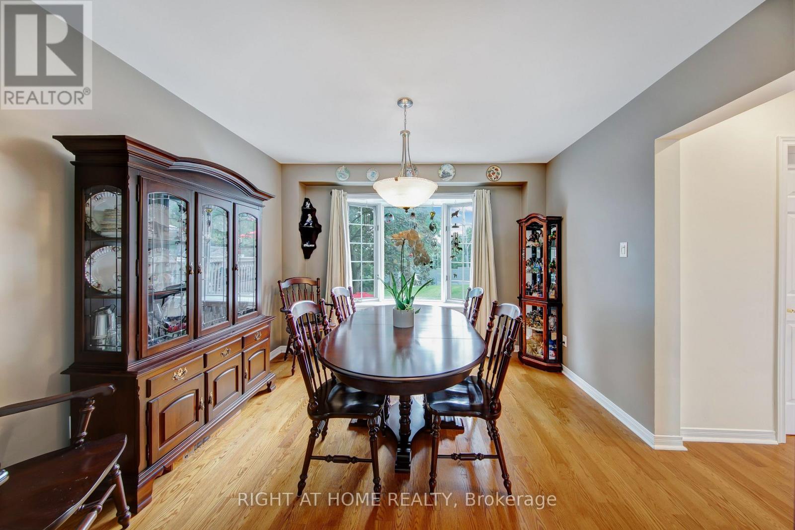 2796 Tallberg Court, Mississauga, Ontario  L5J 1T1 - Photo 8 - W13654406