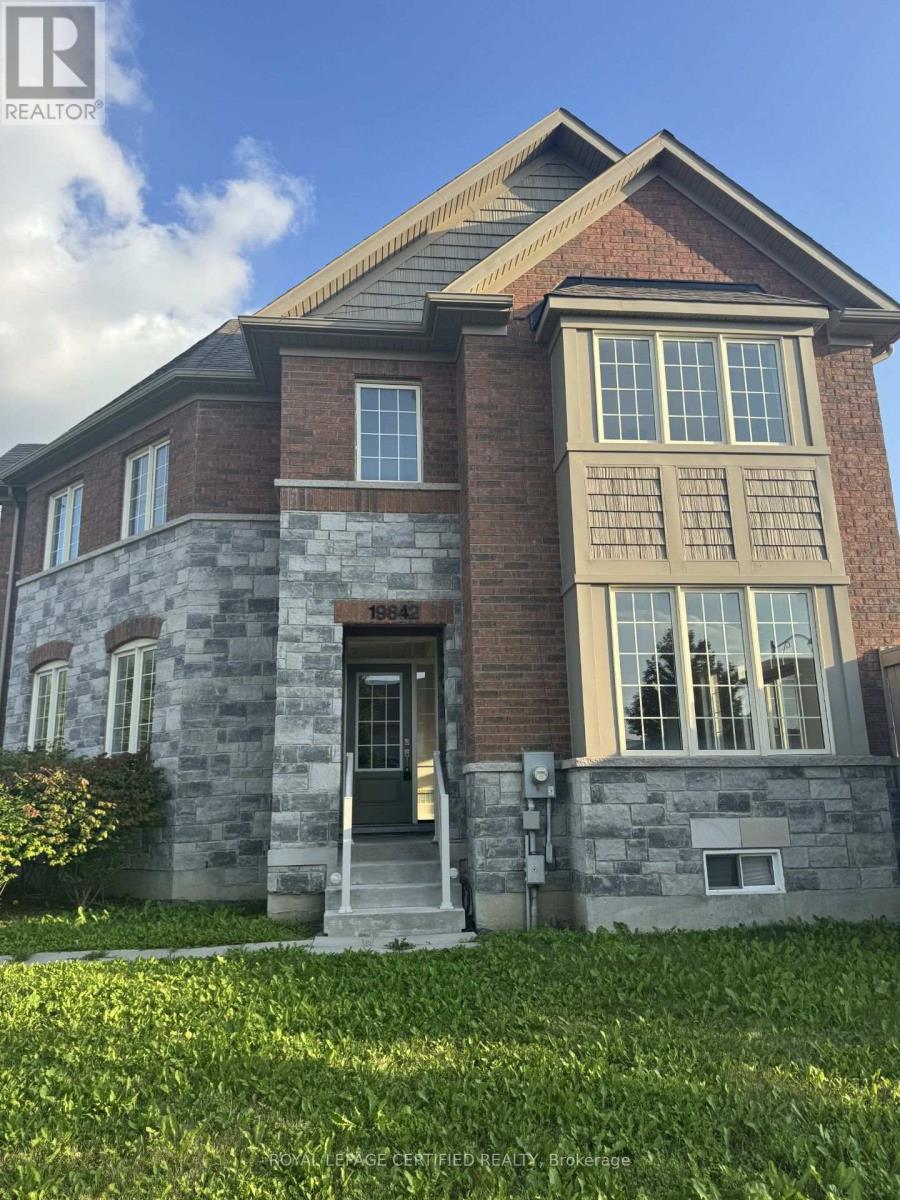 19842 Leslie Street, East Gwillimbury, Ontario  L0G 1R0 - Photo 1 - N13654398
