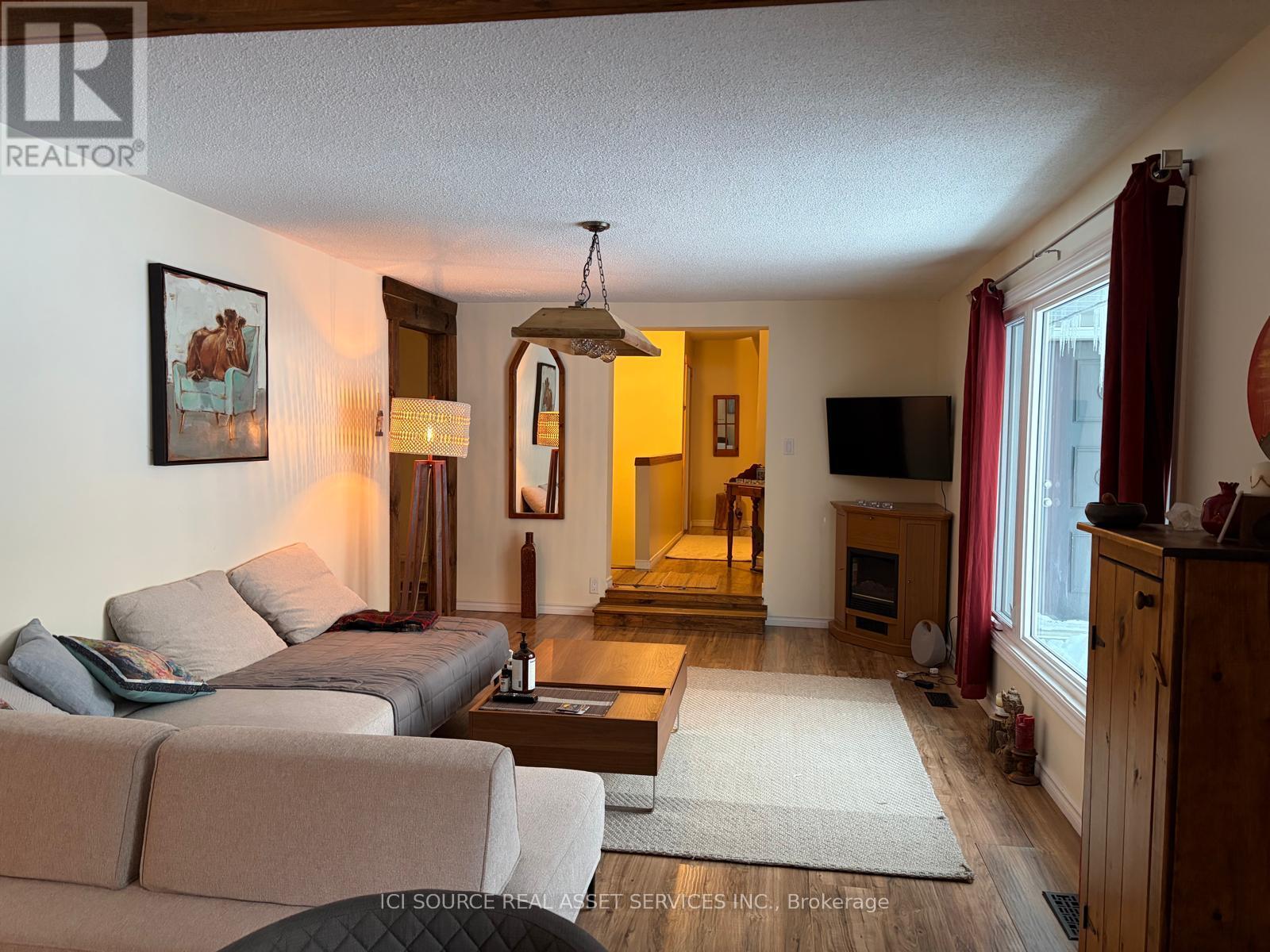 95 Melrose Avenue, Wasaga Beach, Ontario L9Z 2T2 - Photo 2 - S13653758