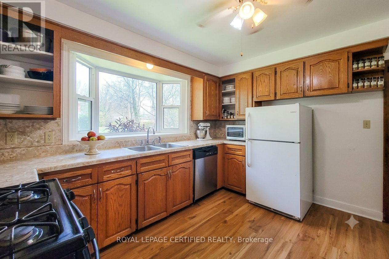 55 Garner Road, Hamilton, Ontario  L9G 2J5 - Photo 12 - X13654352