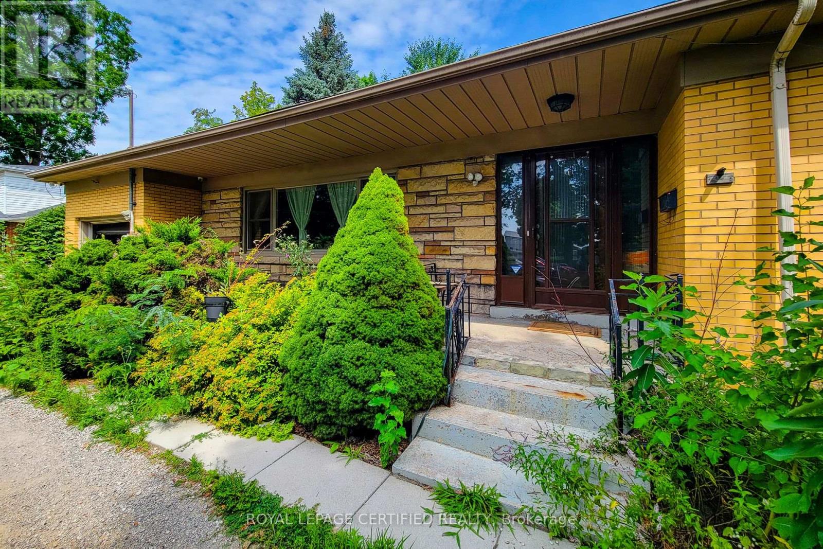 55 Garner Road, Hamilton, Ontario  L9G 2J5 - Photo 4 - X13654352