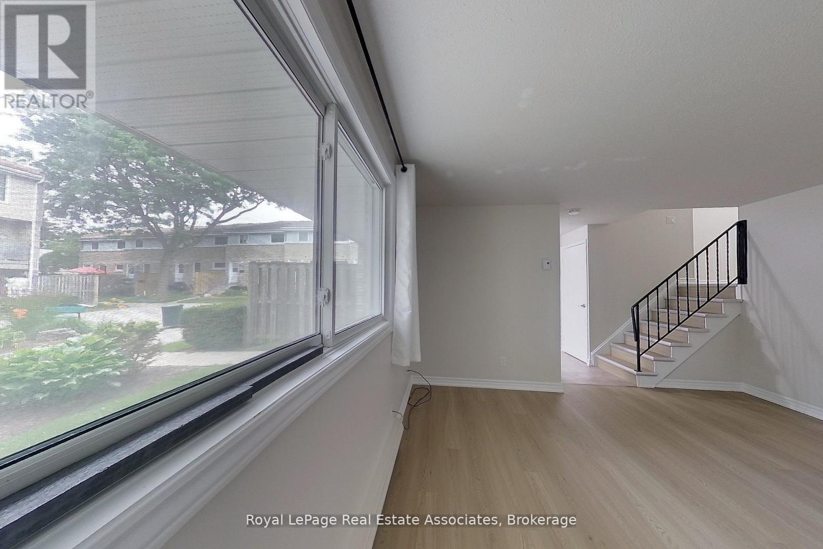 30 - 35 Breckenridge Drive, Kitchener, Ontario  N2B 3H5 - Photo 11 - X13654410