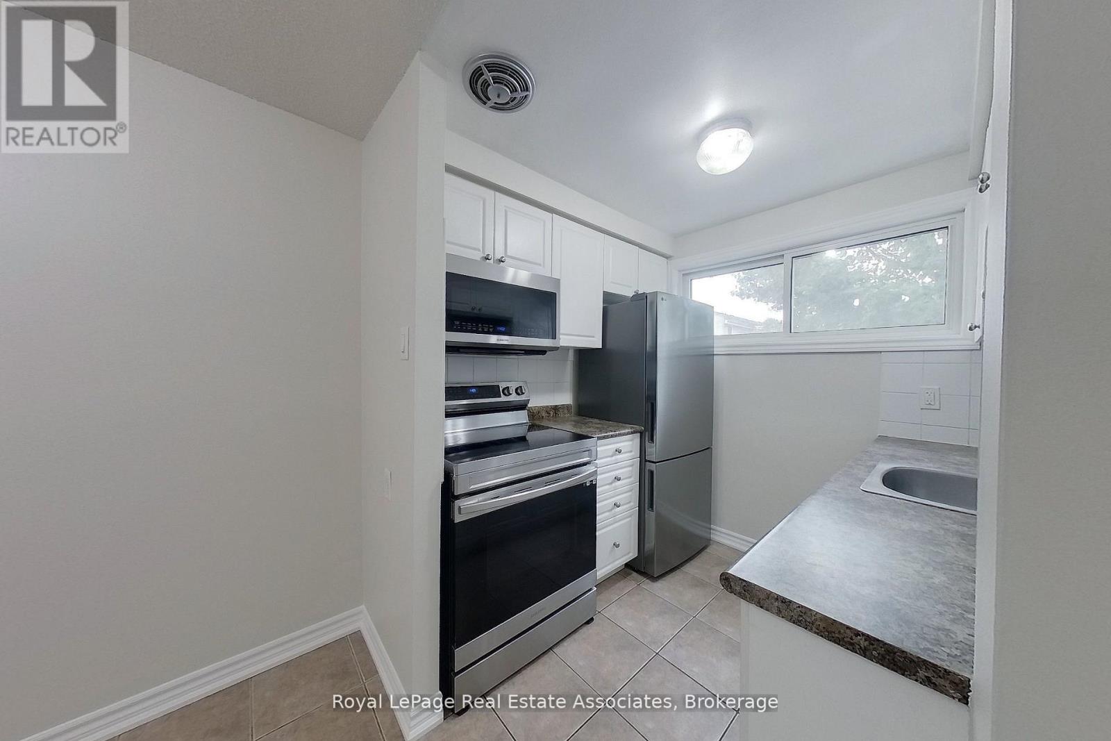30 - 35 Breckenridge Drive, Kitchener, Ontario  N2B 3H5 - Photo 20 - X13654410