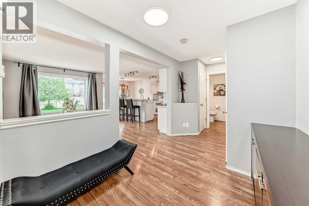 15 Citadel Meadow Crescent NW, Calgary, Alberta  T3G 4Z1 - Photo 4 - A2318242