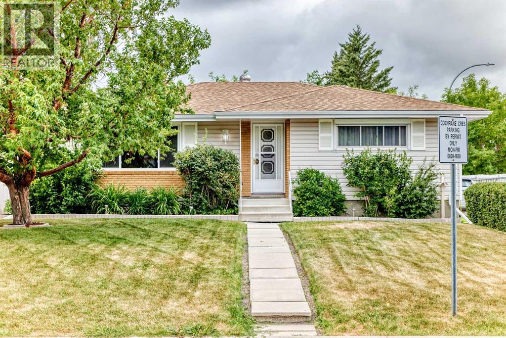 1 Cochrane Crescent, Cochrane, Alberta  T4C 1Z9 - Photo 1 - A2334181