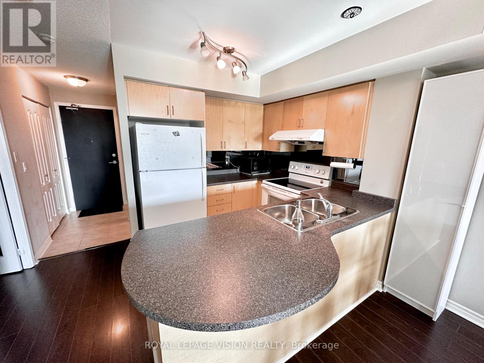1112 - 17 Barberry Place, Toronto, Ontario  M2K 3E6 - Photo 3 - C13433726