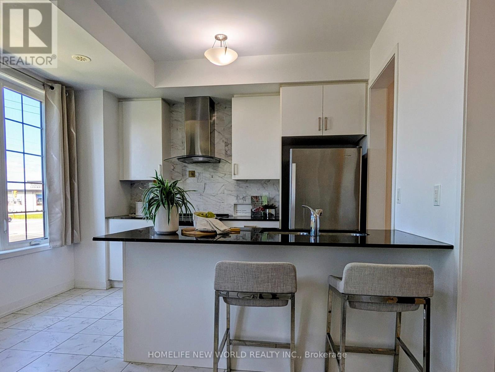 257 Harding Park Street, Newmarket, Ontario  L3Y 0E1 - Photo 12 - N13648180