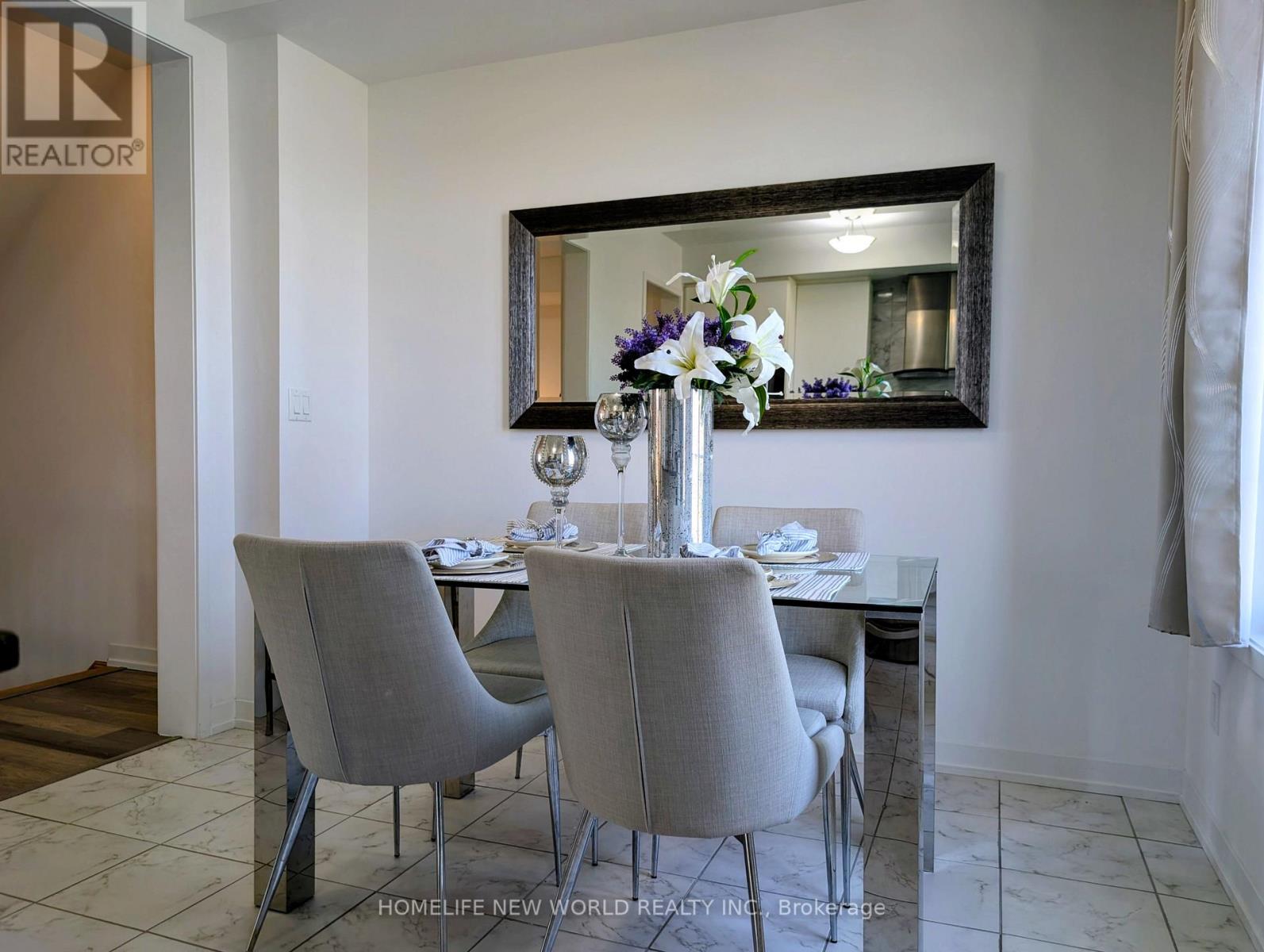 257 Harding Park Street, Newmarket, Ontario  L3Y 0E1 - Photo 6 - N13648180