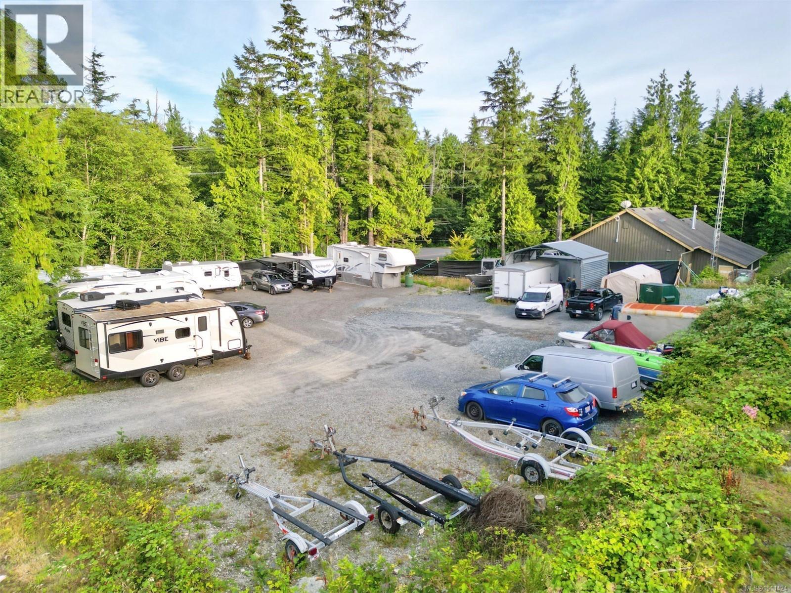 699 Industrial Way, Tofino, British Columbia V0R 2Z0 - Photo 2 - 1011424