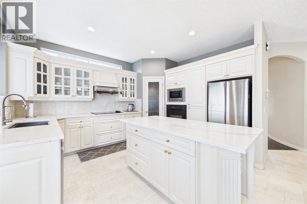 15 Royal Crest Terrace NW, Calgary, Alberta  T3G 4M3 - Photo 11 - A2335840