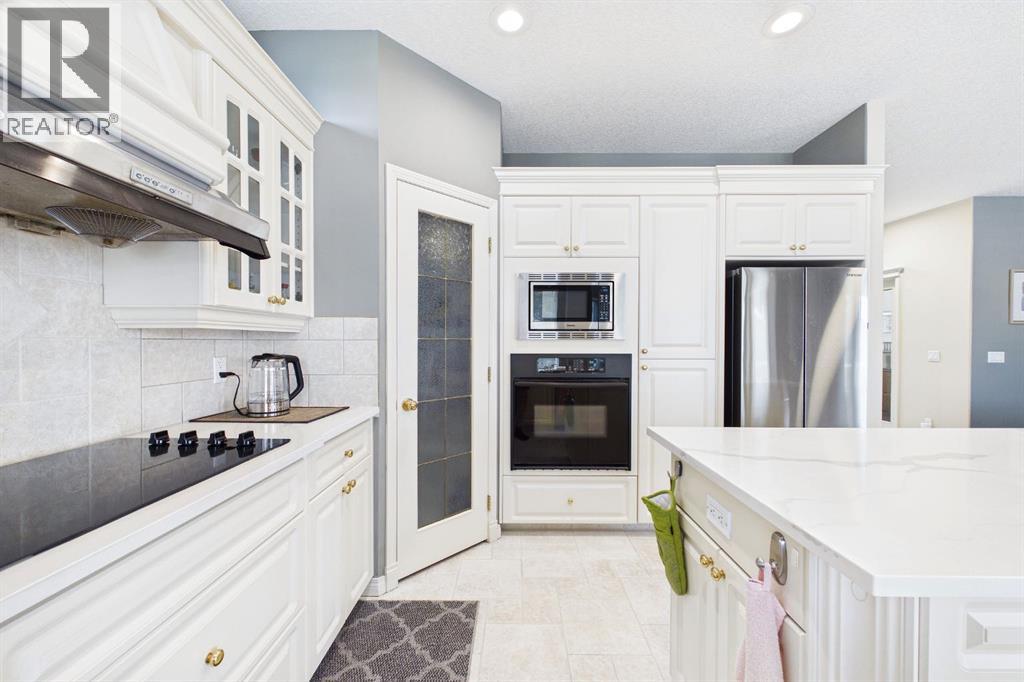 15 Royal Crest Terrace NW, Calgary, Alberta  T3G 4M3 - Photo 12 - A2335840