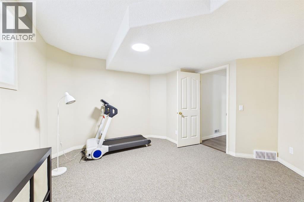 15 Royal Crest Terrace NW, Calgary, Alberta  T3G 4M3 - Photo 44 - A2335840