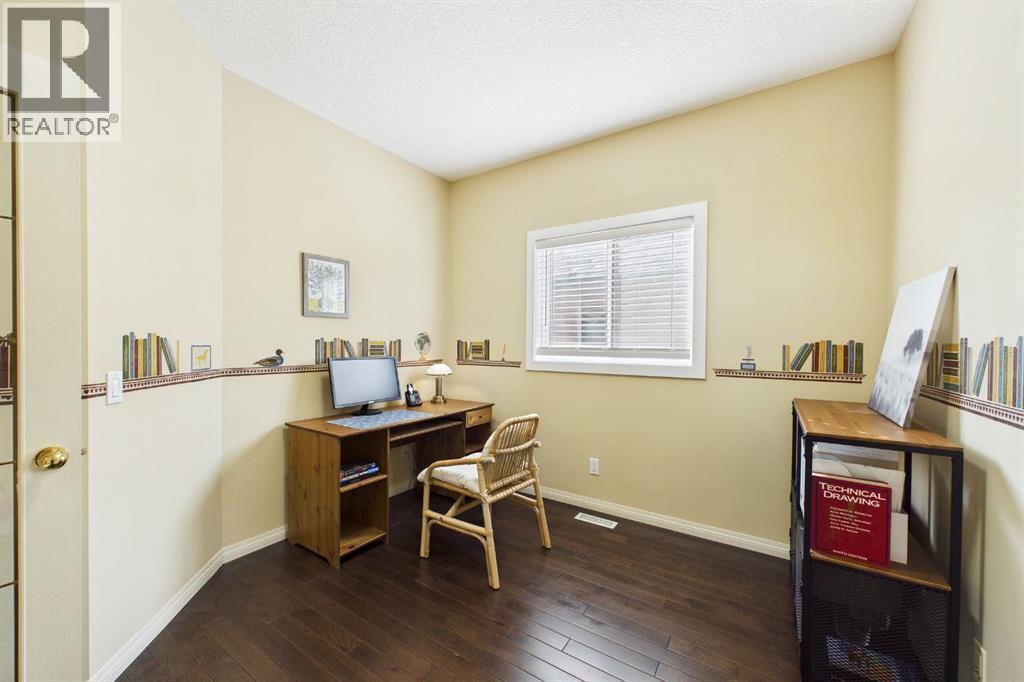 15 Royal Crest Terrace NW, Calgary, Alberta  T3G 4M3 - Photo 20 - A2335840