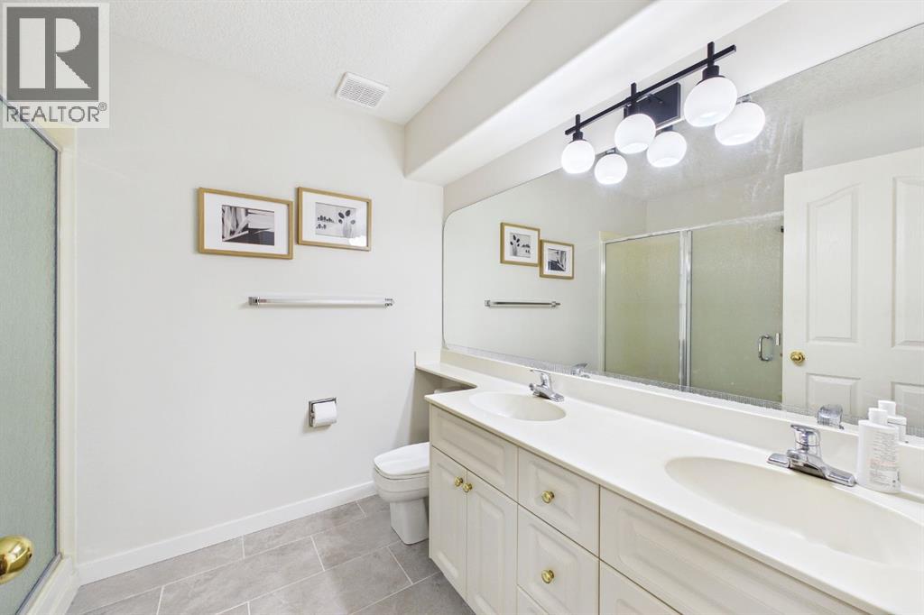 15 Royal Crest Terrace NW, Calgary, Alberta  T3G 4M3 - Photo 40 - A2335840