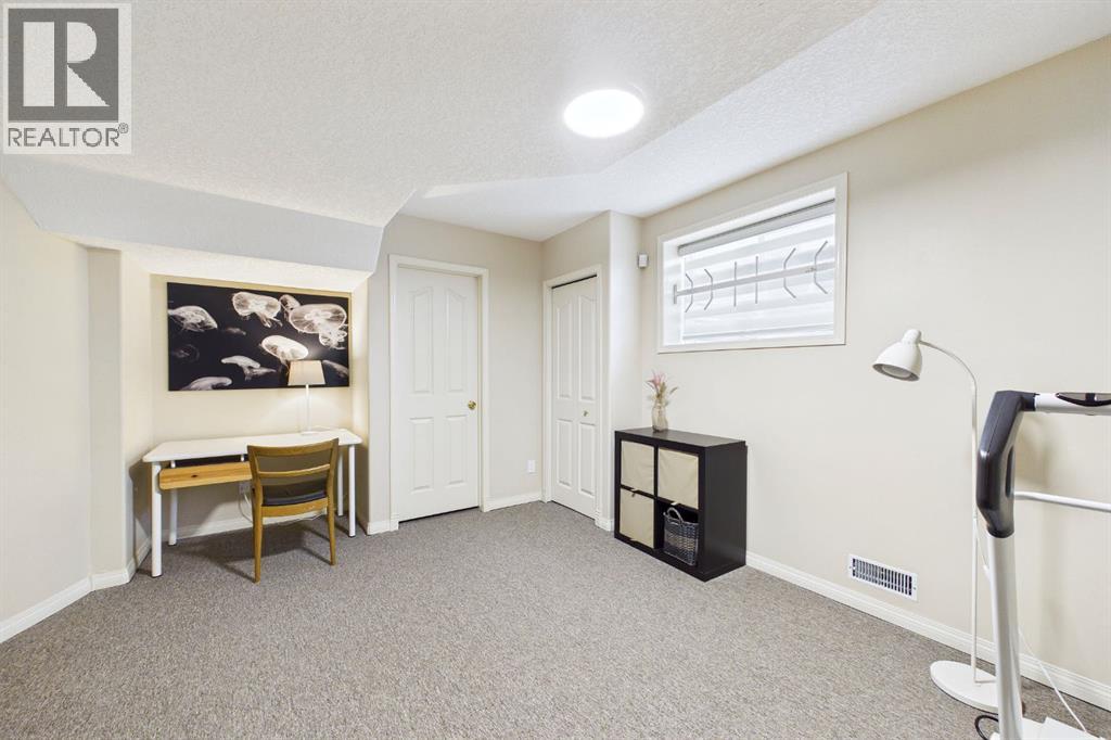 15 Royal Crest Terrace NW, Calgary, Alberta  T3G 4M3 - Photo 43 - A2335840