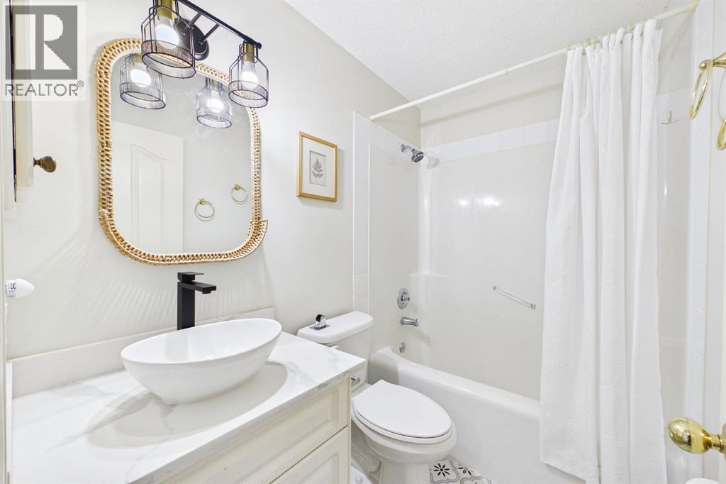 15 Royal Crest Terrace NW, Calgary, Alberta  T3G 4M3 - Photo 33 - A2335840