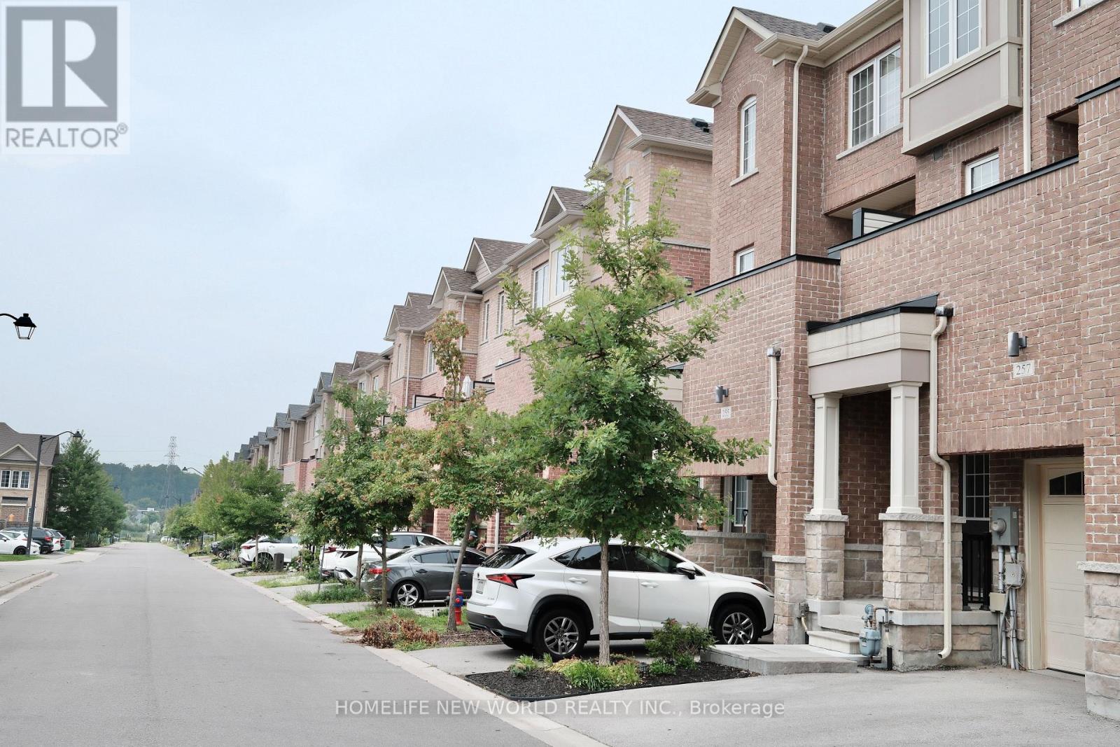 257 Harding Park Street, Newmarket, Ontario  L3Y 0E1 - Photo 2 - N13648180